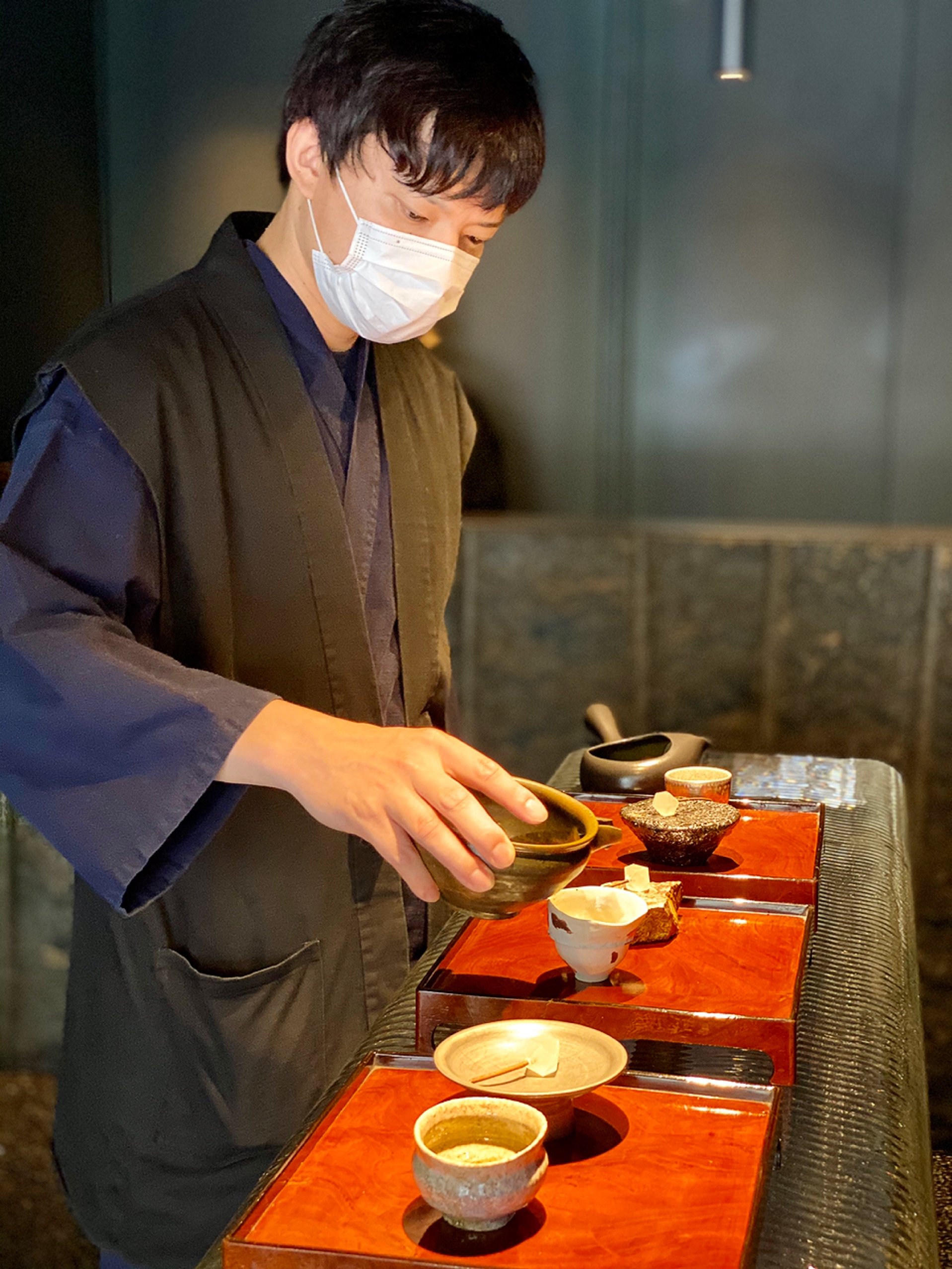 日本一暗い茶屋と銘打つ「bys tea（バイスティー)」 | スイーツコーディネーター 松本由紀子さんのSweets Blog「JEWEL TRAY  STYLE」 | 業務用ケーキトレー・ゴールドトレーブランド『JEWEL TRAY』 (ジュエルトレー)